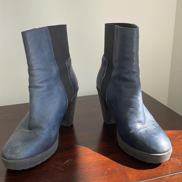 ROBEDER navy Chelsea booties with rubber soles US9/39 - Picture 3 of 9